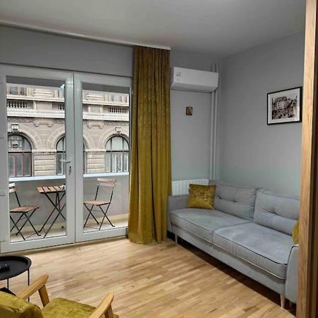 Double Studio Near University Square - 2 Balconies บูคาเรสต์ ภายนอก รูปภาพ