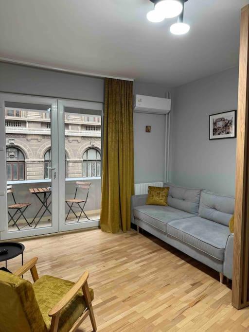 Double Studio Near University Square - 2 Balconies บูคาเรสต์ ภายนอก รูปภาพ