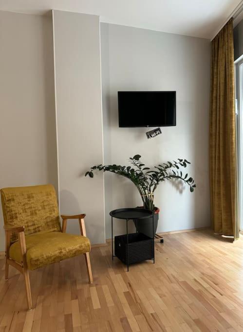 Double Studio Near University Square - 2 Balconies บูคาเรสต์ ภายนอก รูปภาพ