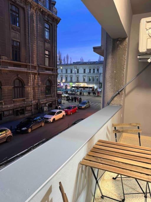 Double Studio Near University Square - 2 Balconies บูคาเรสต์ ภายนอก รูปภาพ
