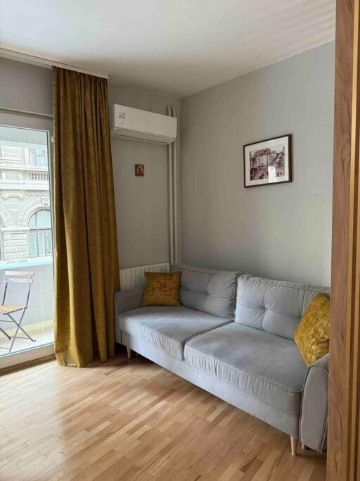 Double Studio Near University Square - 2 Balconies บูคาเรสต์ ภายนอก รูปภาพ